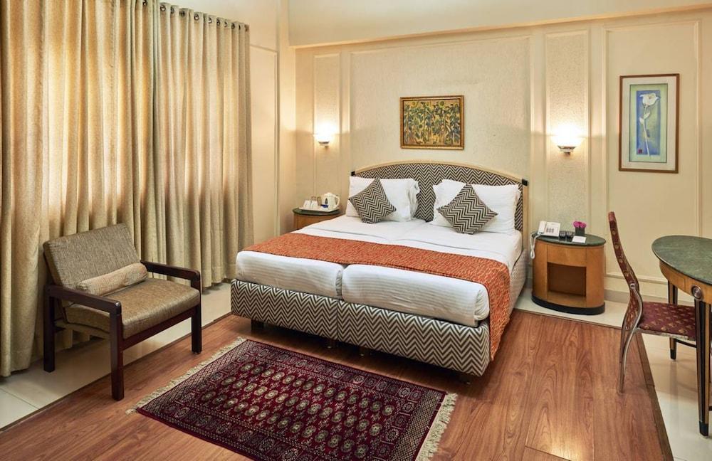 Astoria Hotel Mumbai Exteriör bild