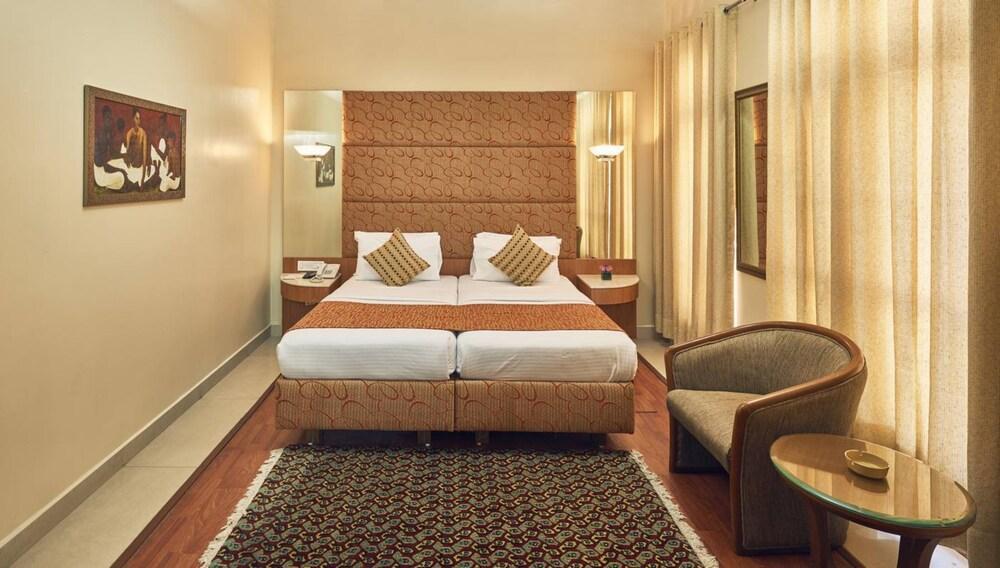 Astoria Hotel Mumbai Exteriör bild