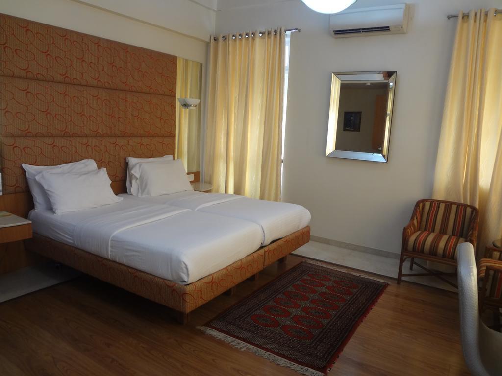 Astoria Hotel Mumbai Exteriör bild
