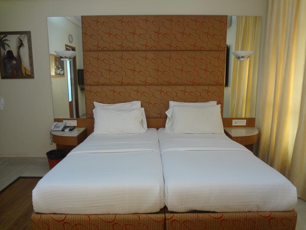 Astoria Hotel Mumbai Exteriör bild