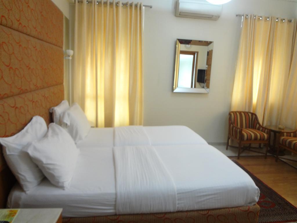 Astoria Hotel Mumbai Exteriör bild
