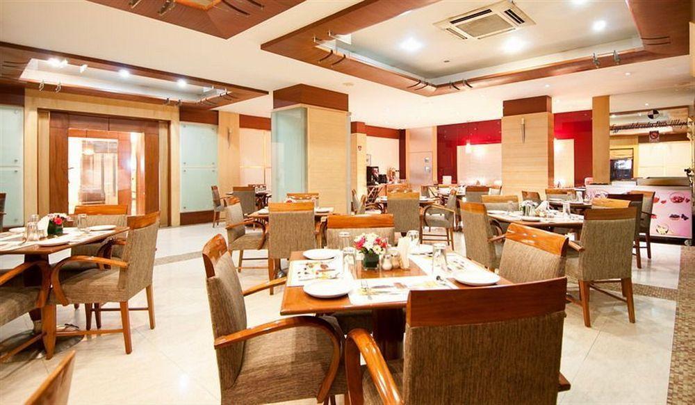 Astoria Hotel Mumbai Exteriör bild