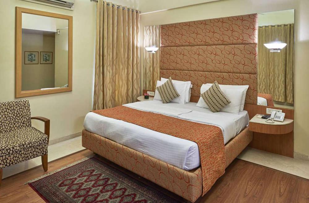 Astoria Hotel Mumbai Exteriör bild
